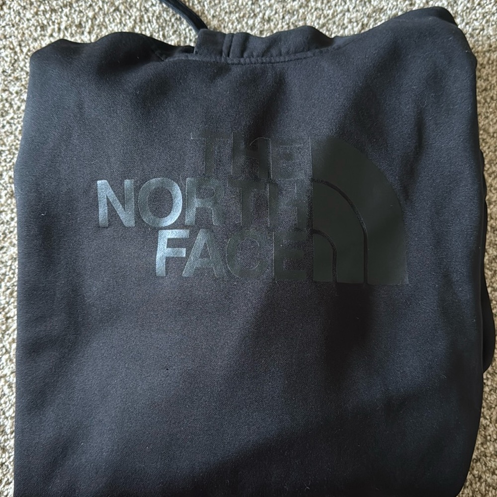 Women’s North Face dri-fit hoodie